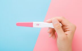 Kiedy zrobić test ciążowy, jak potwierdzić wynik?